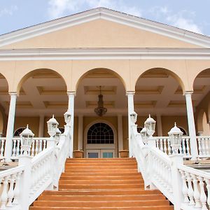 Chateau Suites